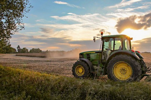 ROMA Maquinaria Agrícola Tractores